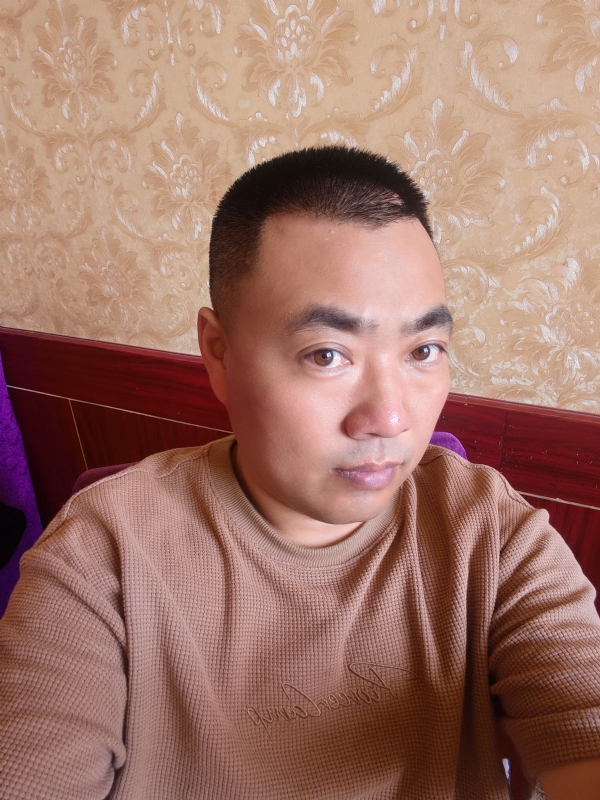 擦亮眼睛向前看的第二张照片--荆州相亲服务中心