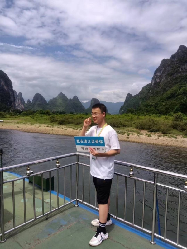 决胜时刻的第三张照片--荆州相亲服务中心