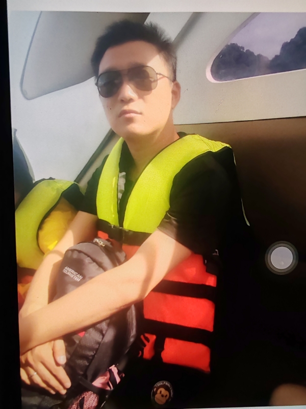 座看烟霞散的第一张照片--荆州相亲服务中心