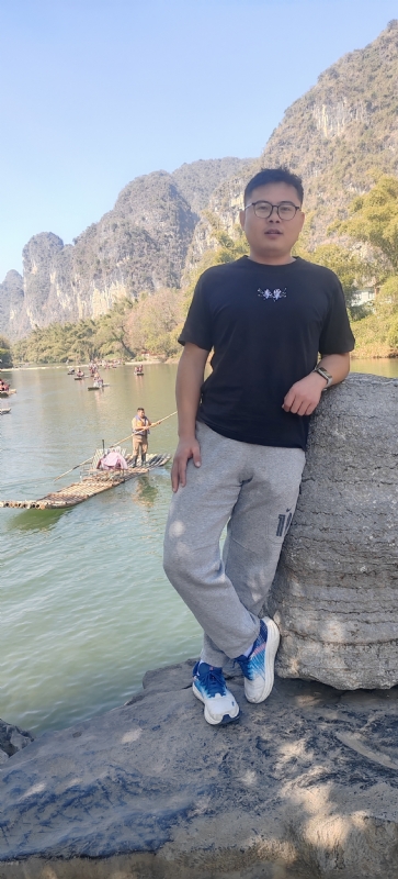 受过伤的狼的第三张照片--荆州相亲服务中心