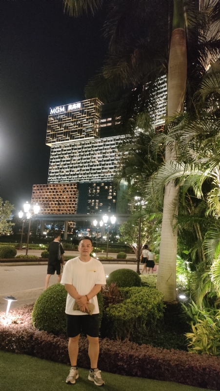 熟悉的身影的第一张照片--荆州相亲服务中心