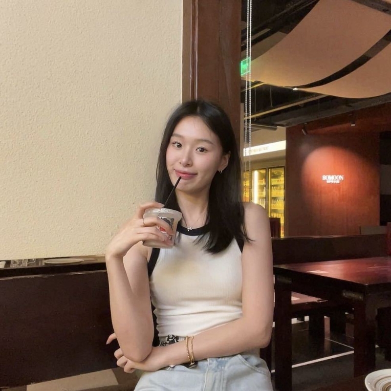 羽毛的第一张照片--荆州相亲服务中心