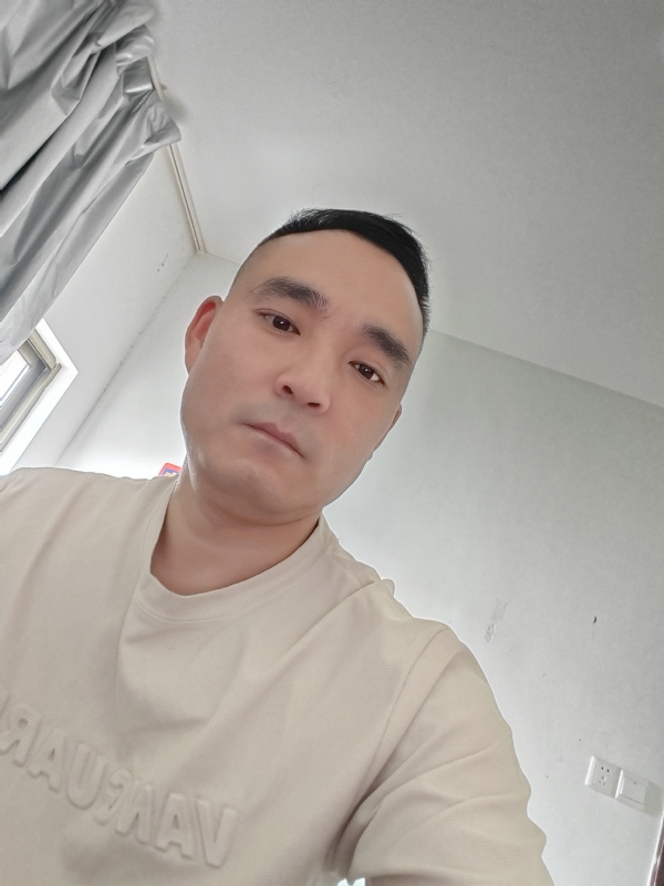 小锋的第一张照片--荆州相亲服务中心
